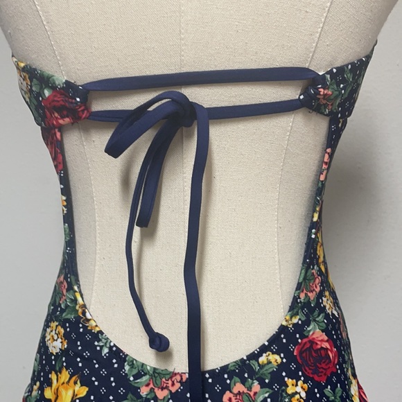 TARGET/MOSSIMO NWT SIZE S NAVY FLORAL CROCHET PLUNGE V-NECK ONE-PIECE SWIMSUIT - Picture 4 of 11